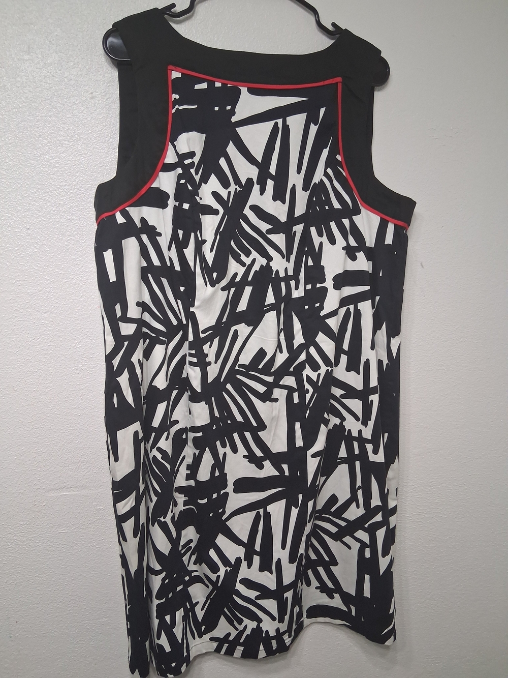 Womens Nina Leonard Black & White  Sleeveless Tunic with Red Trim Size 18